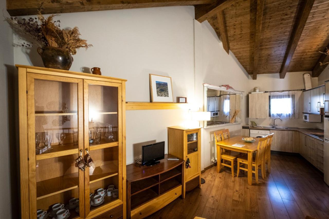 Apartamentos Turisticos Batlle Laspaúles Buitenkant foto