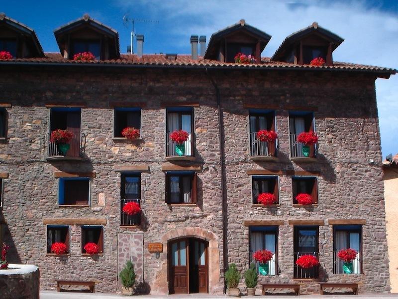 Apartamentos Turisticos Batlle Laspaúles Buitenkant foto